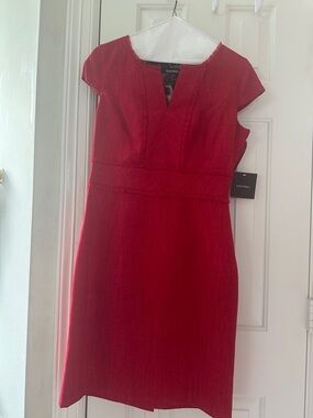 Ellen Tracy Red Cap-Sleeve Sheath Dress with V-Notch